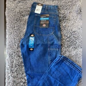 Dickies men’s carpenter jeans.